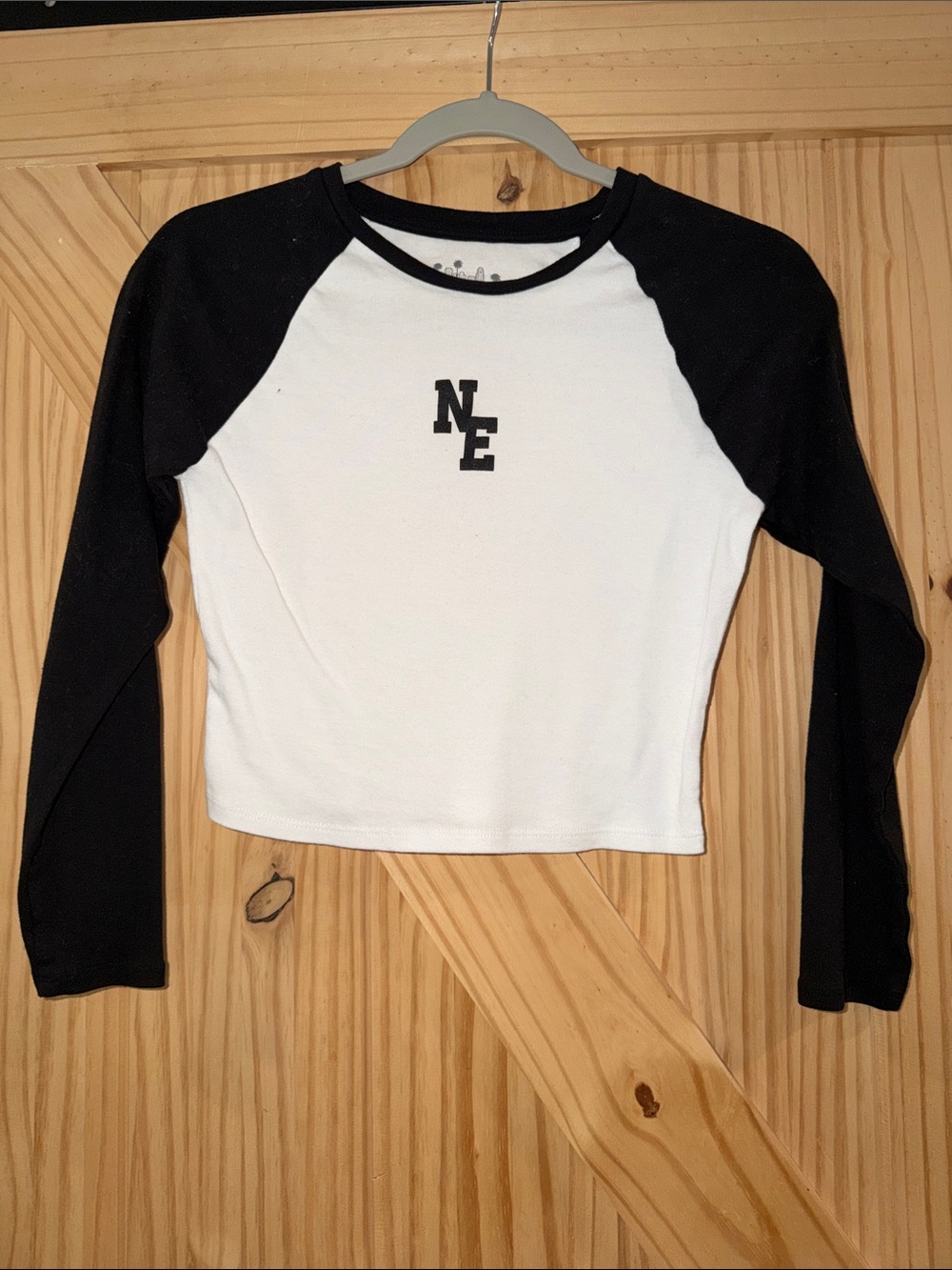 NE Black & White Raglan 3/4 sleeve Crop Top